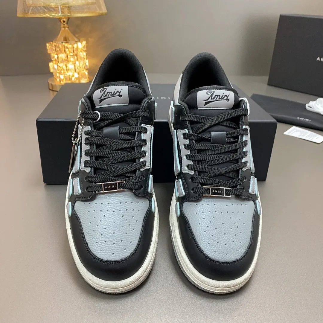 p580🐮🐮AMIRI Couple Style👑 The latest The Pacific Series Couple Style💀🦴Bone Stars Casual Sports Shoes Skateboard Shoes✔️ AMIRI's Pacific shoes are a sneaker that combines luxury and street style. Many celebrities and Internet celebrities have the same style. Its design and workmanship are very exquisite. Made of high-grade cow leather, soft to the touch and highly durable. 💎Fabrics: Original custom imported first-layer cowhide 💎Inner lining: Original customized breathable mesh 💎Foot: Original injection molded one-piece, comfortable, wear-resistant and not tiring for feet 💎Outsole: Original 1:1 molded three-color sole Original outsole 💎Sole thickness: 3CM 💎Size: Female 35-40 Male 39-46 💎Price; Top version 👑Special remarks Remark: (Female size 34 40 . Men's sizes 38 45 46 are customized and cannot be returned or exchanged. Please note when ordering! Thank you🤝🤝